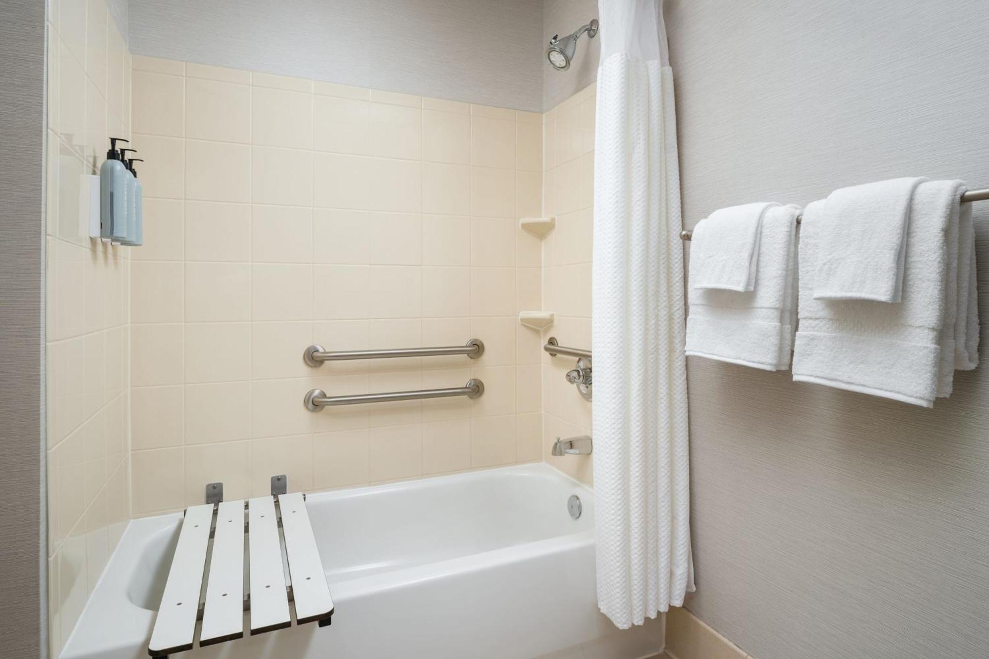 คอร์ตยาร์ด คิงส์ตัน Hotel คิงสตัน ภายนอก รูปภาพ
